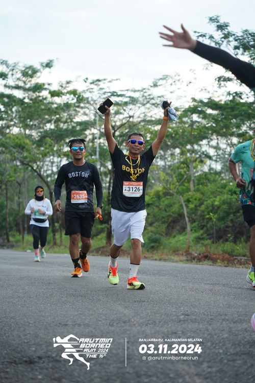 Race photo from Arutmin Borneo Run 2024