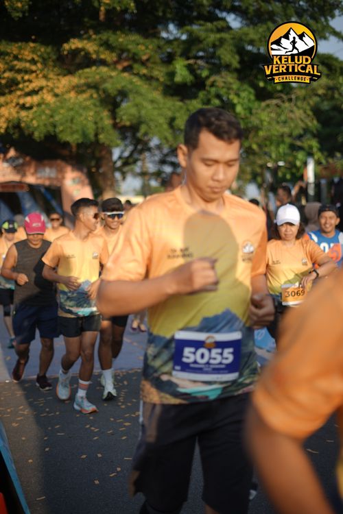 Race photo from Kelud Vertical Challenge 2024