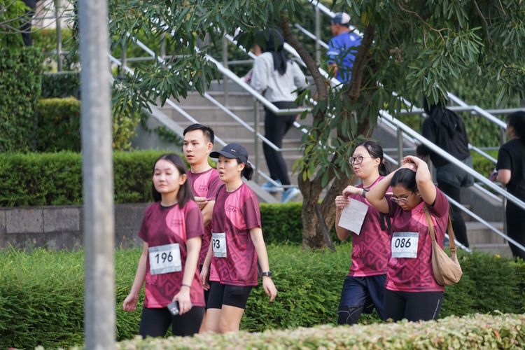 Race photo from Assurance Fun Run 2024