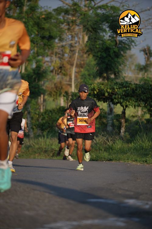 Race photo from Kelud Vertical Challenge 2024