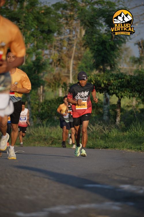 Race photo from Kelud Vertical Challenge 2024