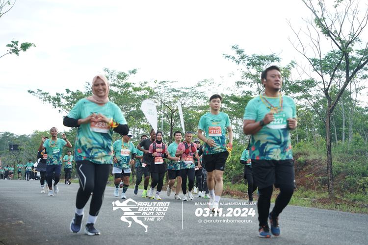 Race photo from Arutmin Borneo Run 2024