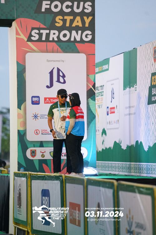 Race photo from Arutmin Borneo Run 2024