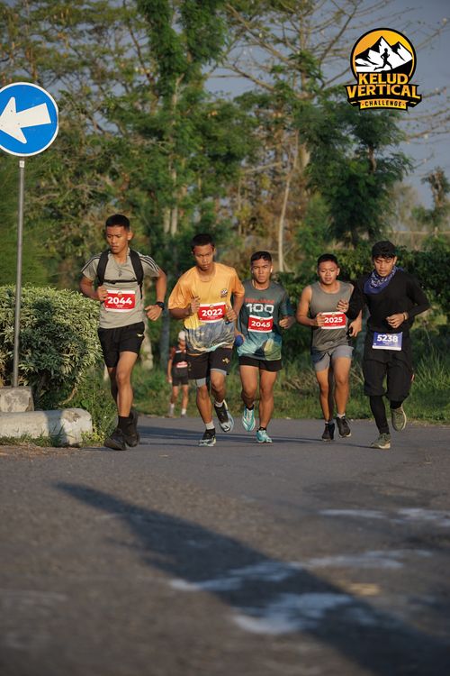 Race photo from Kelud Vertical Challenge 2024