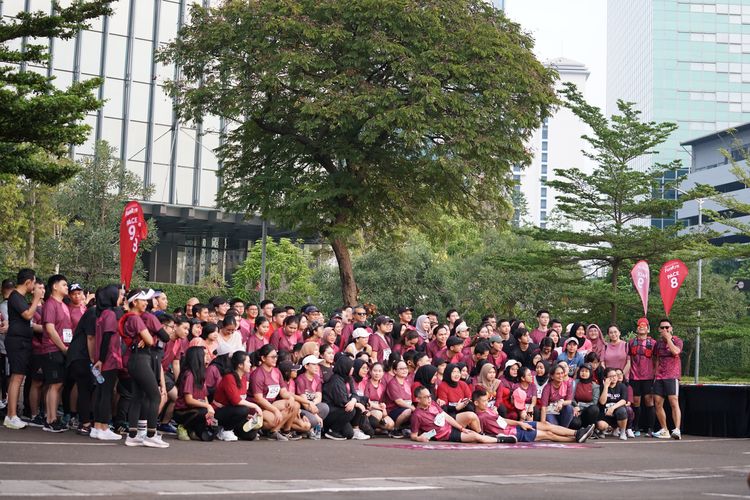 Race photo from Assurance Fun Run 2024