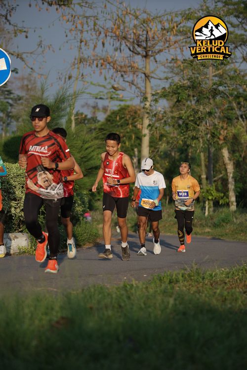 Race photo from Kelud Vertical Challenge 2024