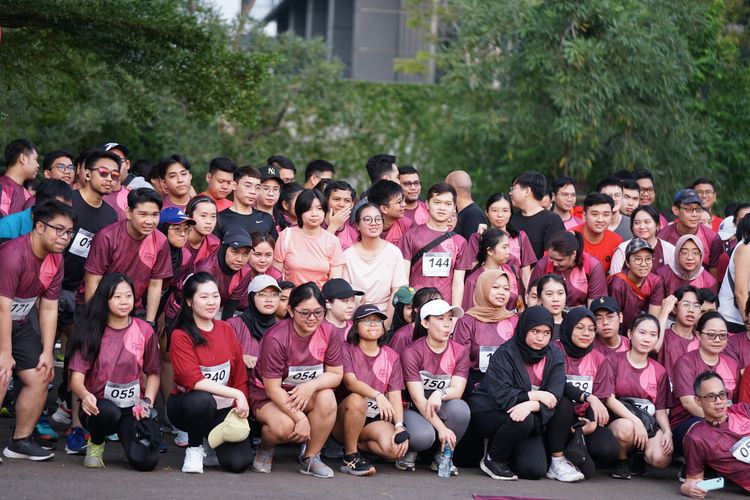 Race photo from Assurance Fun Run 2024