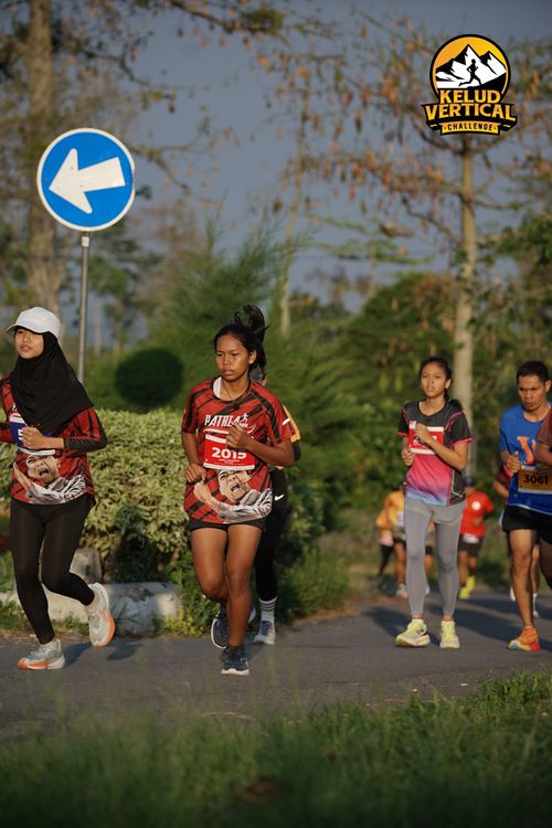Race photo from Kelud Vertical Challenge 2024