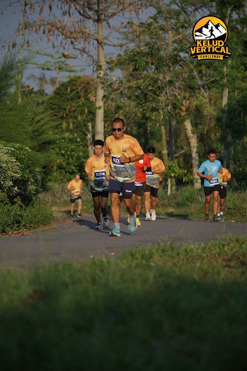 Race photo from Kelud Vertical Challenge 2024