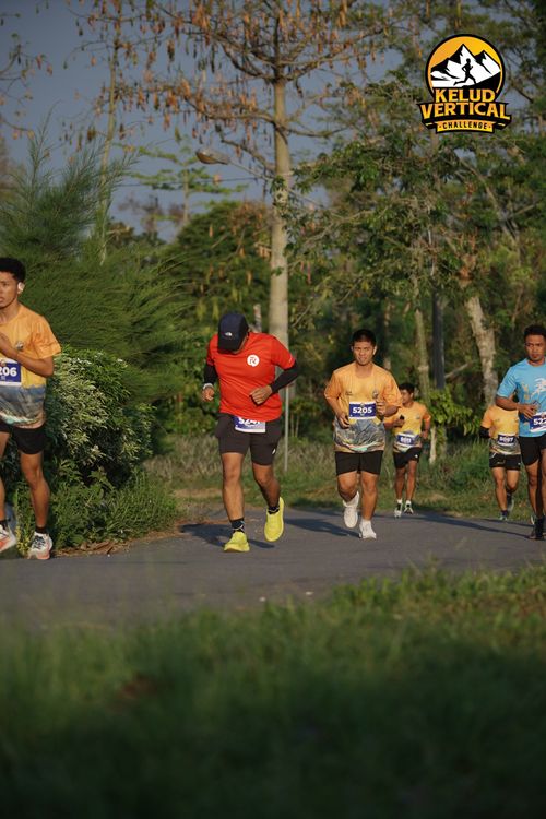 Race photo from Kelud Vertical Challenge 2024