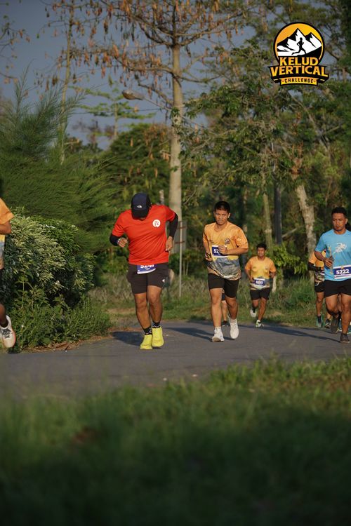 Race photo from Kelud Vertical Challenge 2024