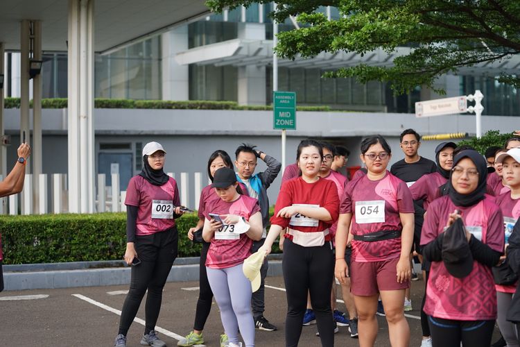 Race photo from Assurance Fun Run 2024