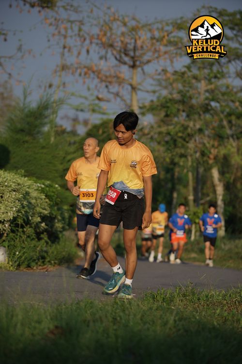 Race photo from Kelud Vertical Challenge 2024