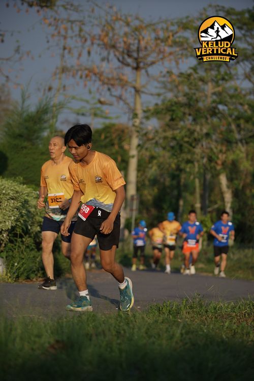 Race photo from Kelud Vertical Challenge 2024