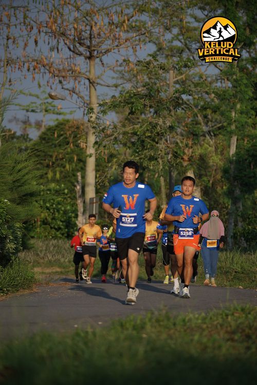 Race photo from Kelud Vertical Challenge 2024