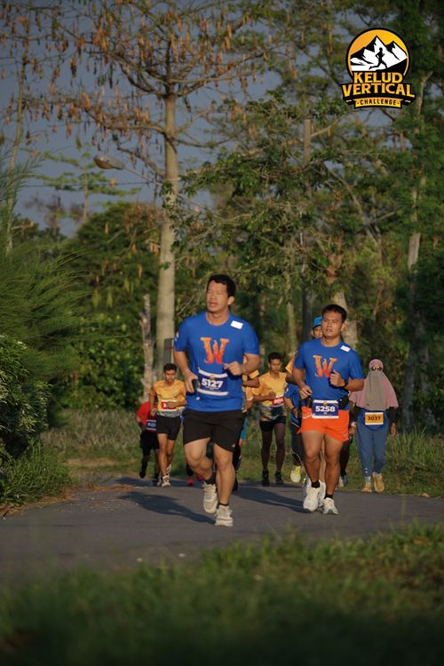 Race photo from Kelud Vertical Challenge 2024