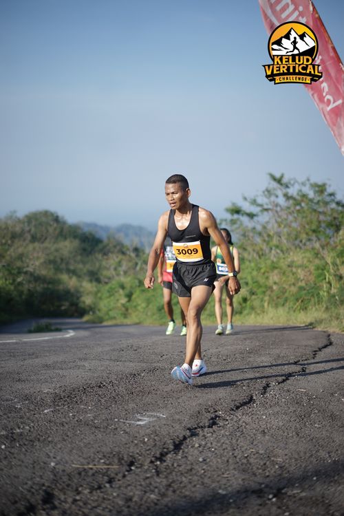 Race photo from Kelud Vertical Challenge 2024