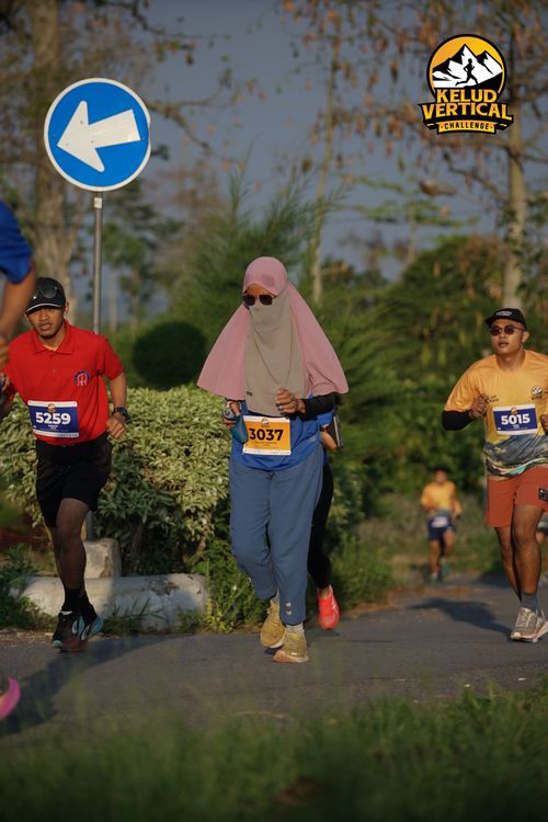 Race photo from Kelud Vertical Challenge 2024