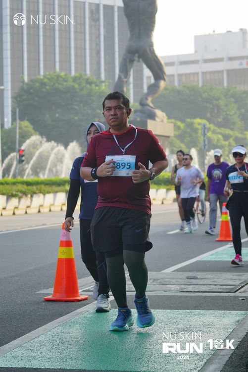 Race photo from Nu Skin Run 10K