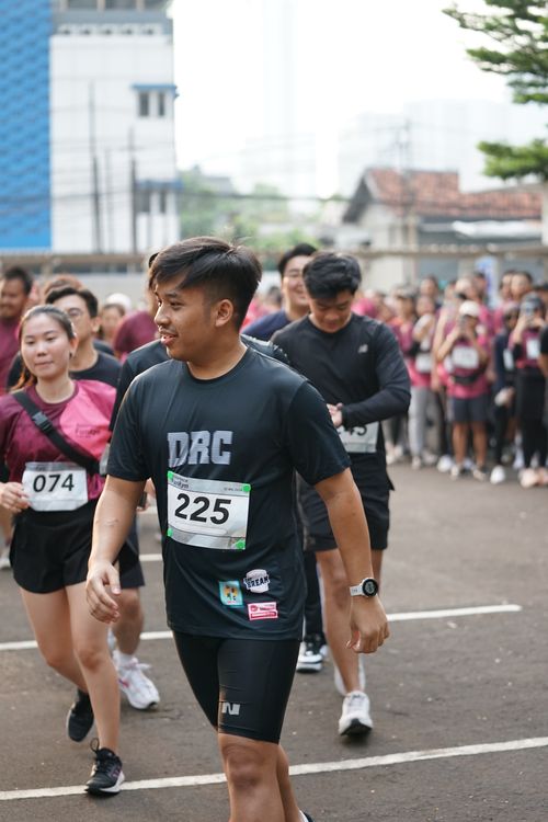 Race photo from Assurance Fun Run 2024
