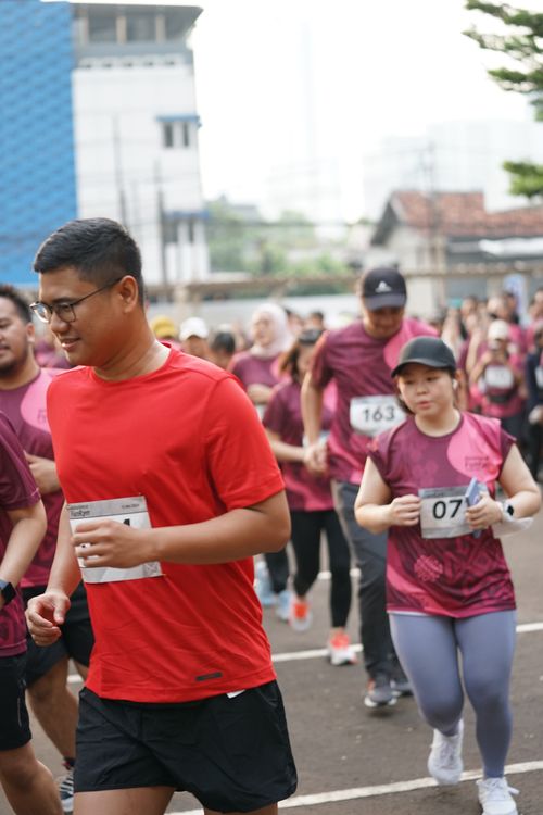 Race photo from Assurance Fun Run 2024