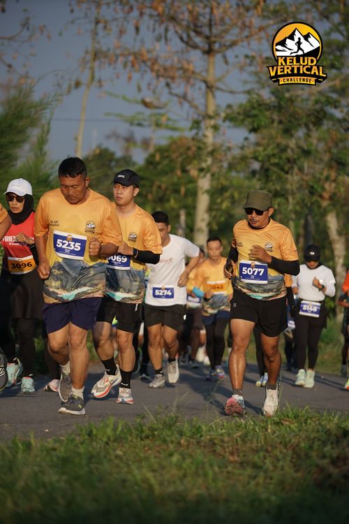 Race photo from Kelud Vertical Challenge 2024