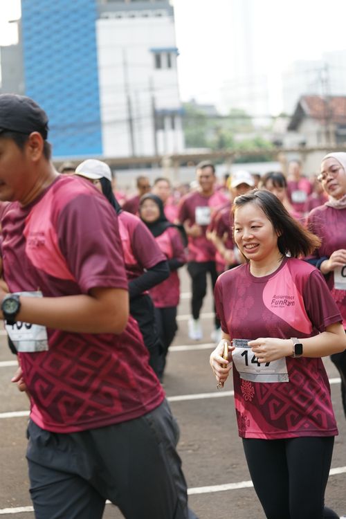 Race photo from Assurance Fun Run 2024