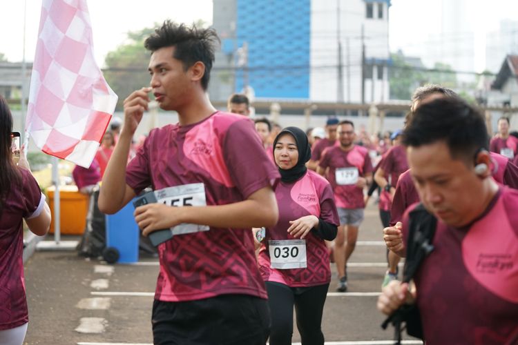 Race photo from Assurance Fun Run 2024