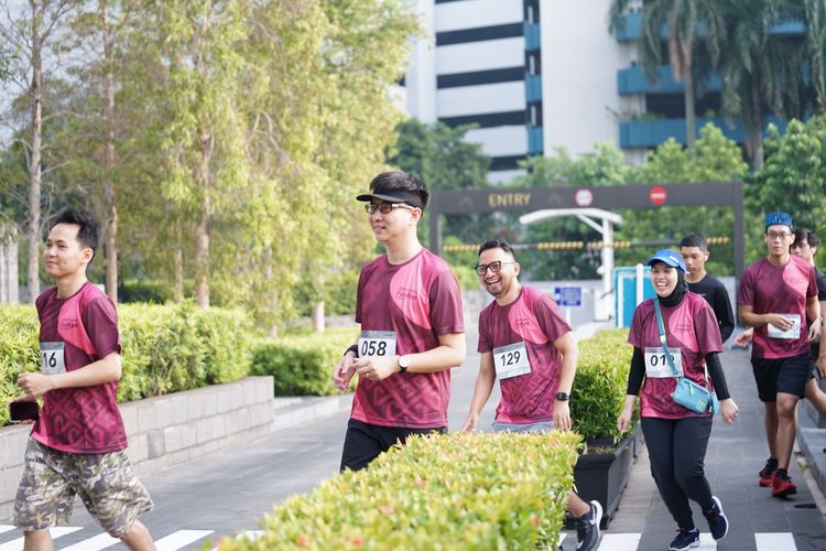 Race photo from Assurance Fun Run 2024