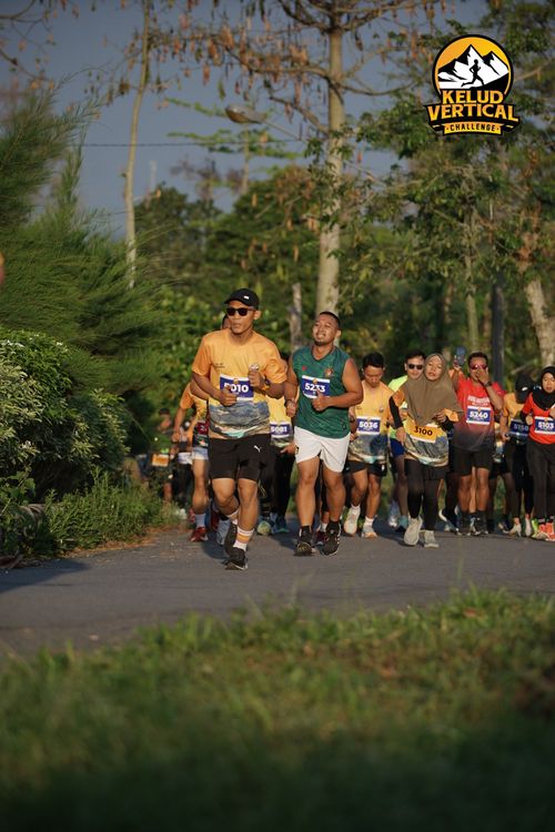 Race photo from Kelud Vertical Challenge 2024