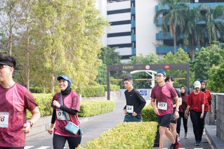Race photo from Assurance Fun Run 2024