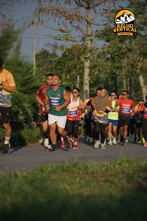 Race photo from Kelud Vertical Challenge 2024