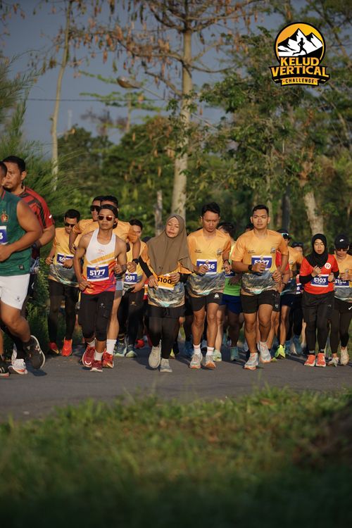 Race photo from Kelud Vertical Challenge 2024