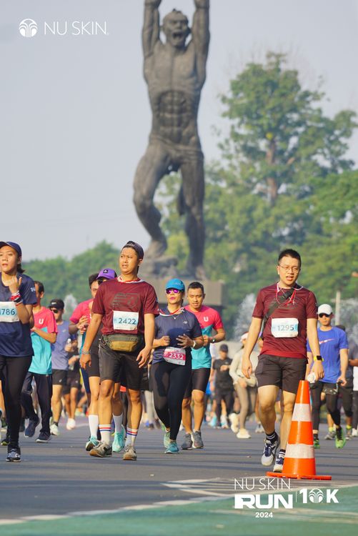 Race photo from Nu Skin Run 10K
