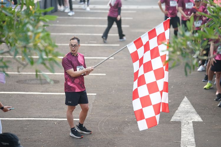 Race photo from Assurance Fun Run 2024