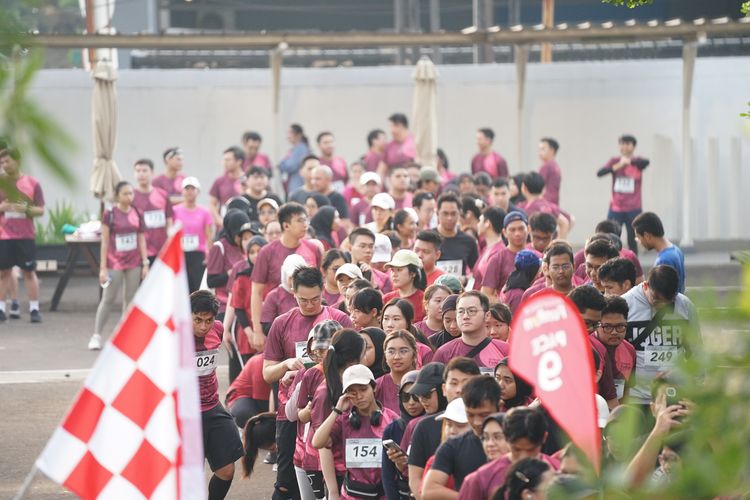 Race photo from Assurance Fun Run 2024