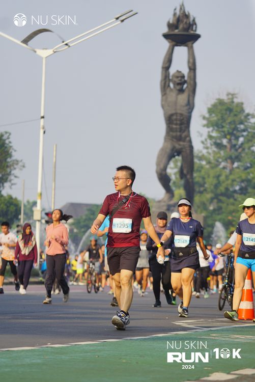 Race photo from Nu Skin Run 10K