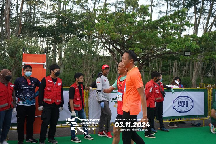 Race photo from Arutmin Borneo Run 2024