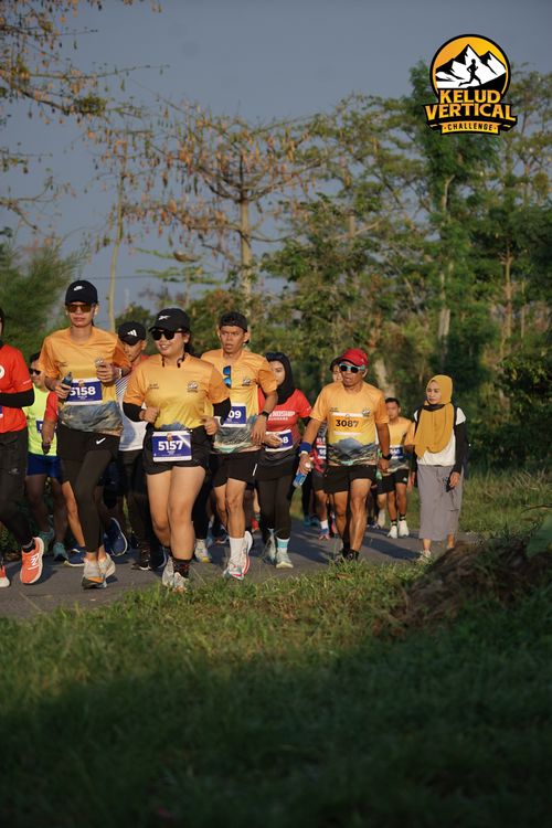 Race photo from Kelud Vertical Challenge 2024