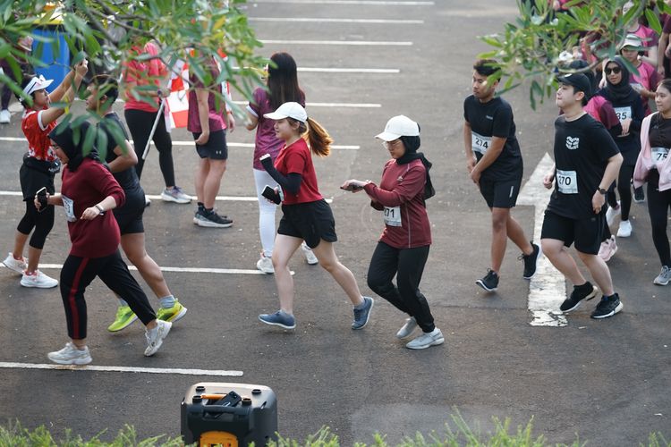 Race photo from Assurance Fun Run 2024