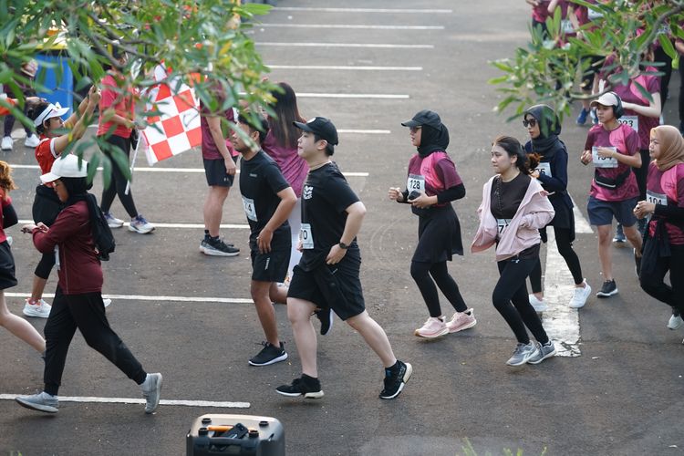 Race photo from Assurance Fun Run 2024