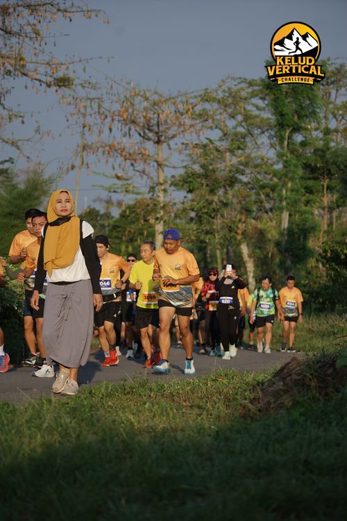Race photo from Kelud Vertical Challenge 2024