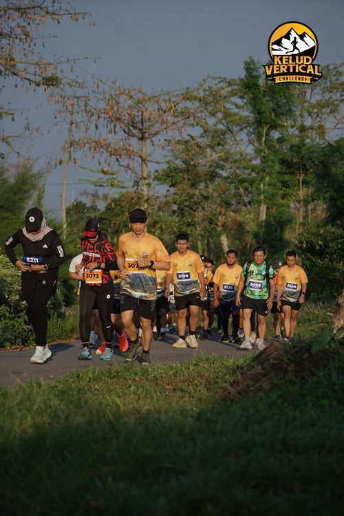 Race photo from Kelud Vertical Challenge 2024