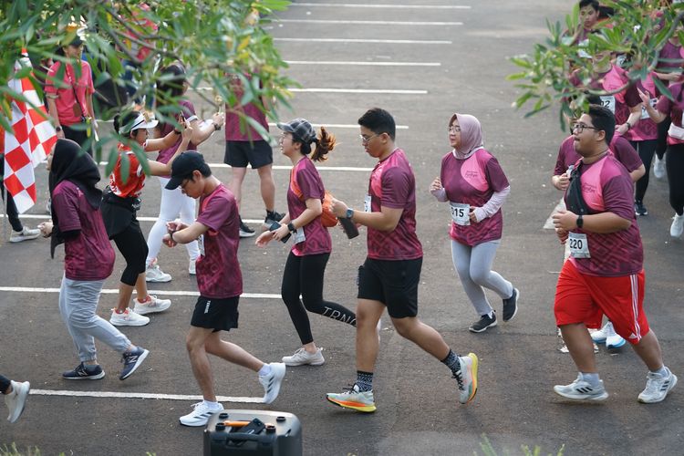 Race photo from Assurance Fun Run 2024