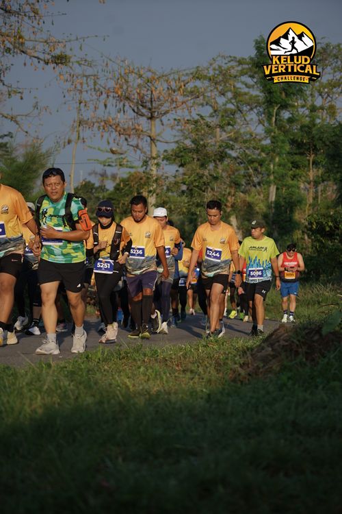 Race photo from Kelud Vertical Challenge 2024
