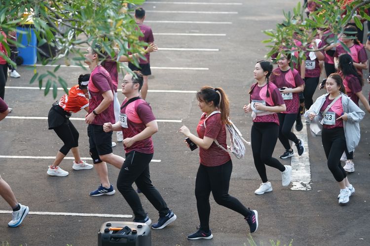 Race photo from Assurance Fun Run 2024