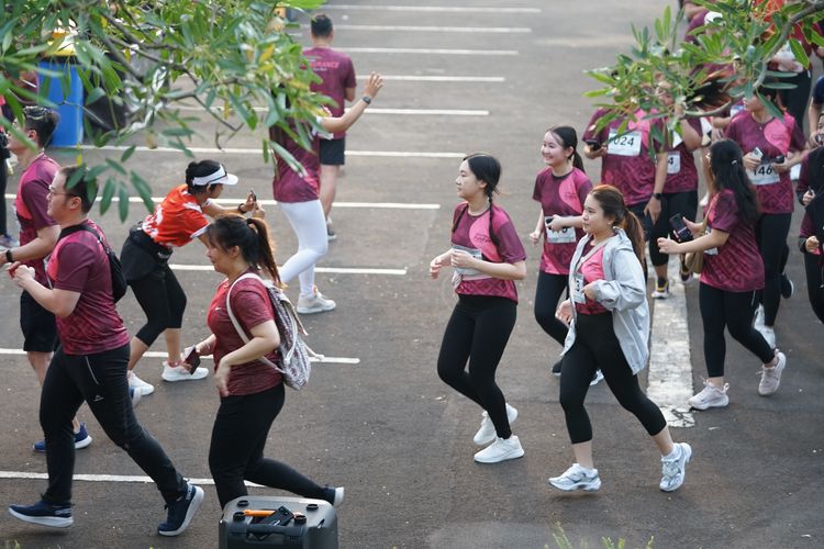 Race photo from Assurance Fun Run 2024