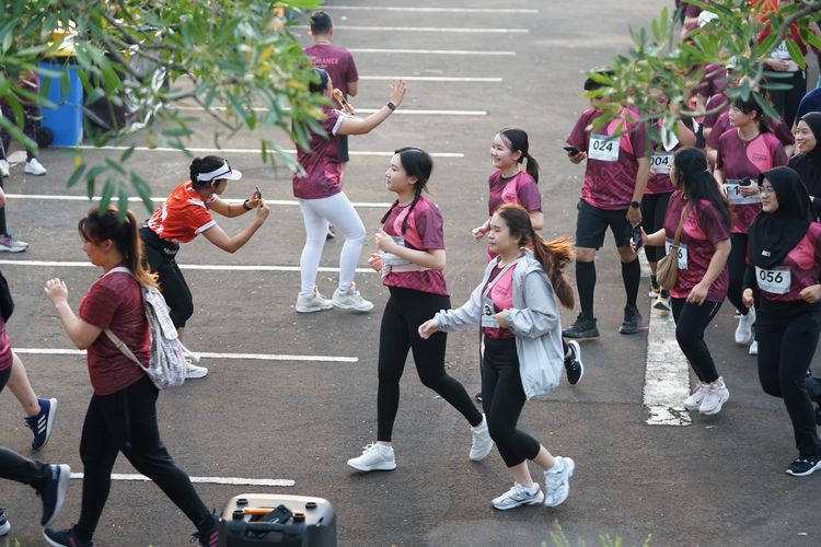 Race photo from Assurance Fun Run 2024