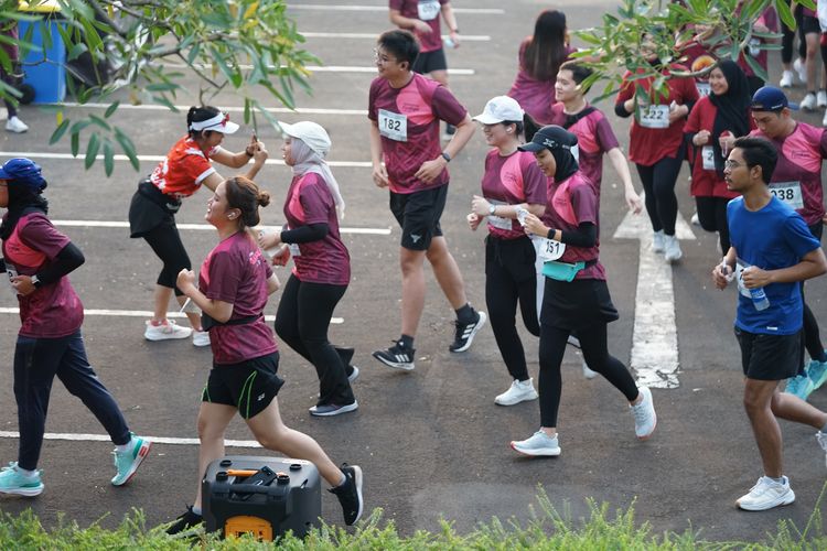 Race photo from Assurance Fun Run 2024