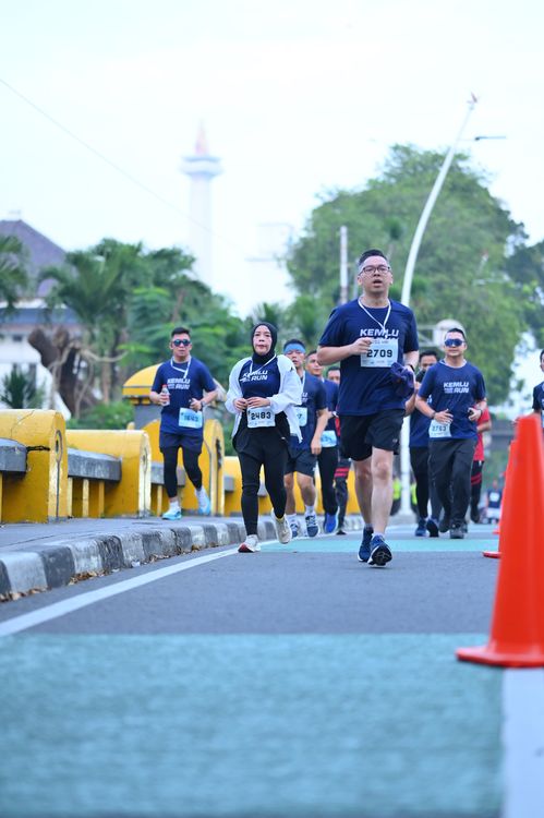 Race photo from KEMLU RUN 2025